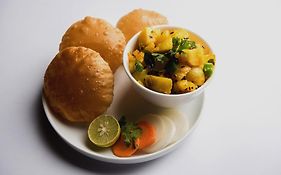 Signature Hotel Noida-62